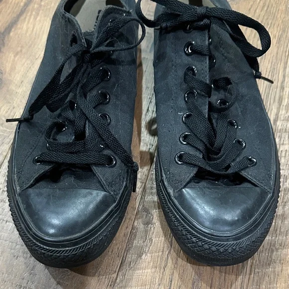 Converse Men's Black Low-Top Sneakers - Picture 4 of 6